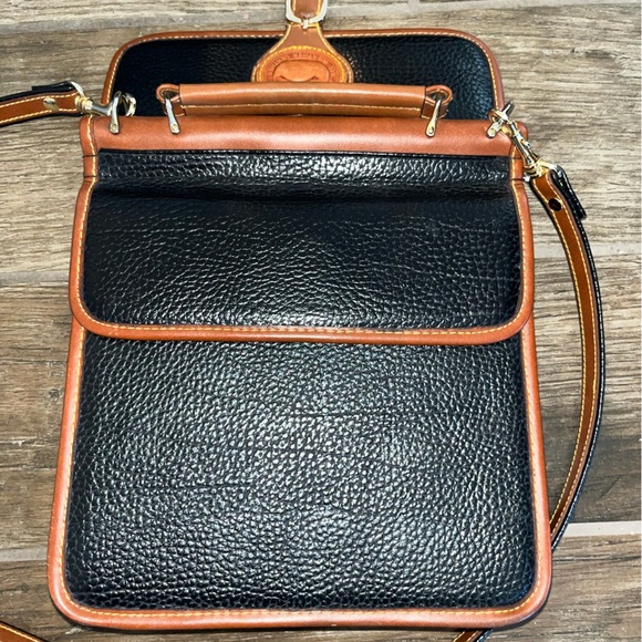 Dooney & Bourke 80’s Vintage Pebbled Leather Shoulder Bag - Picture 4 of 6